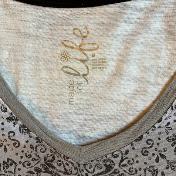 Made for Life women’s gray/white/black tee shirt - Picture 2 of 5